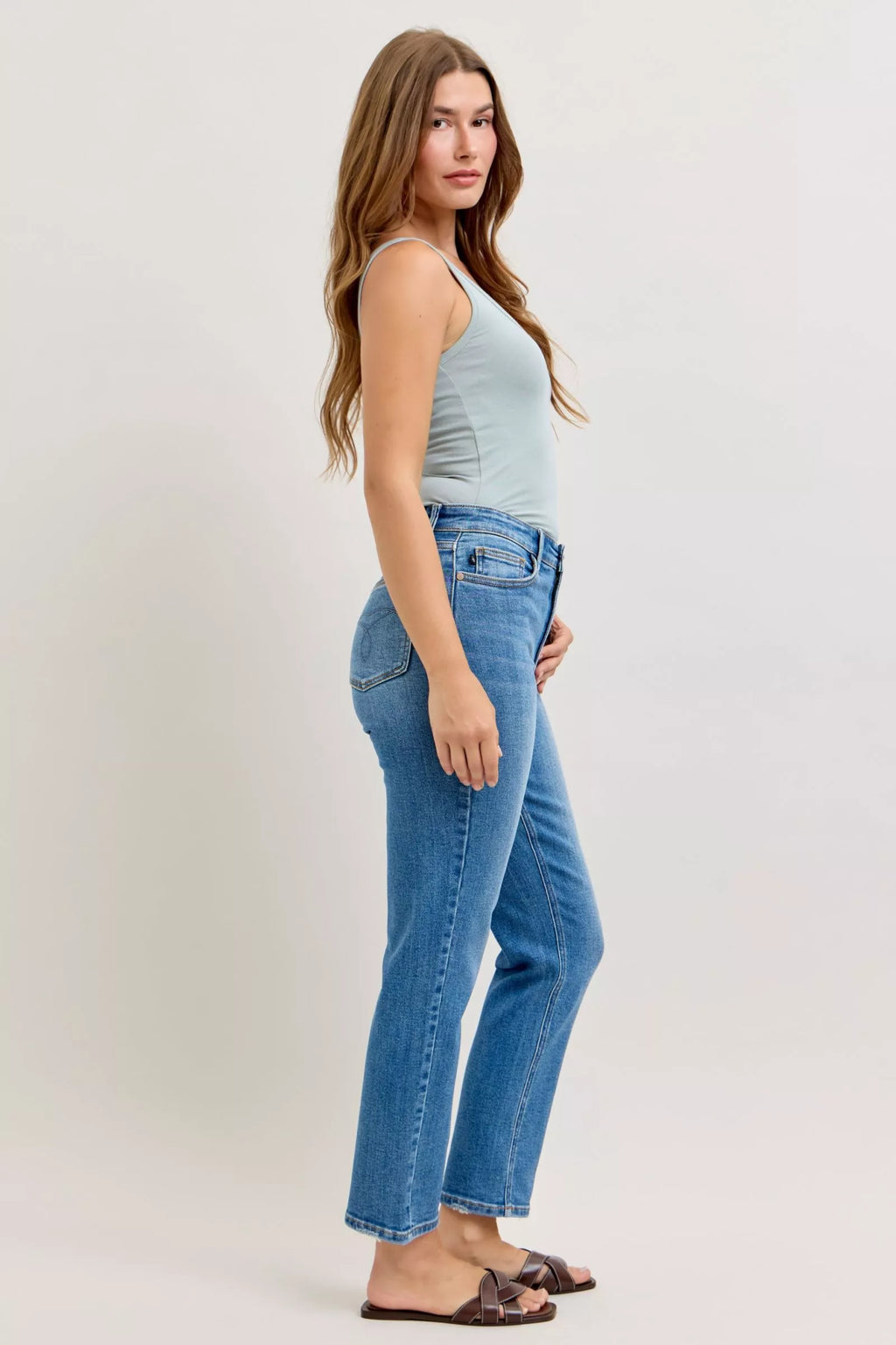 Judy Blue High-Waisted Straight-Leg Jeans for Women Flattering Fit Durable Denim Classic Wash