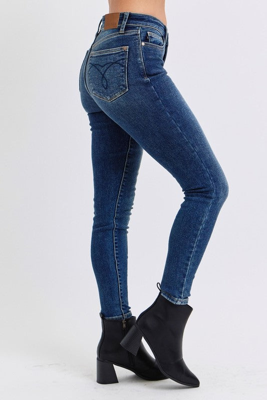 Judy Blue Full Size Mid Rise Skinny Jeans With Pockets For Women Durable Comfort Everyday Wardrobe