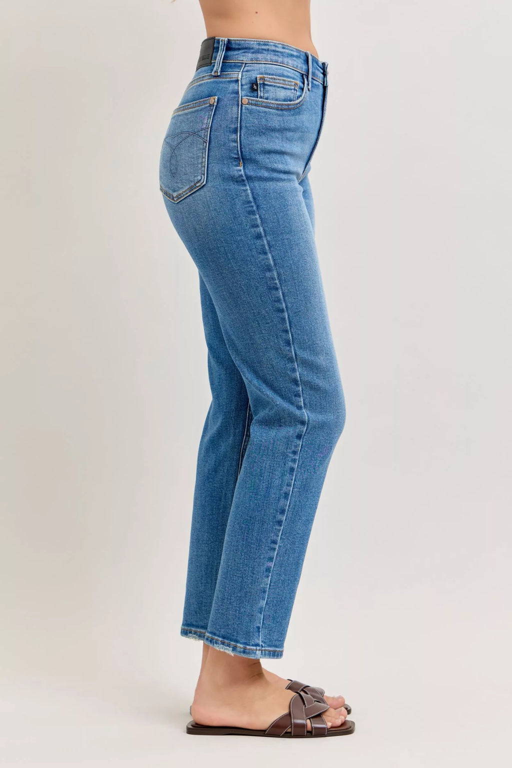 Judy Blue High-Waisted Straight-Leg Jeans for Women Flattering Fit Durable Denim Classic Wash
