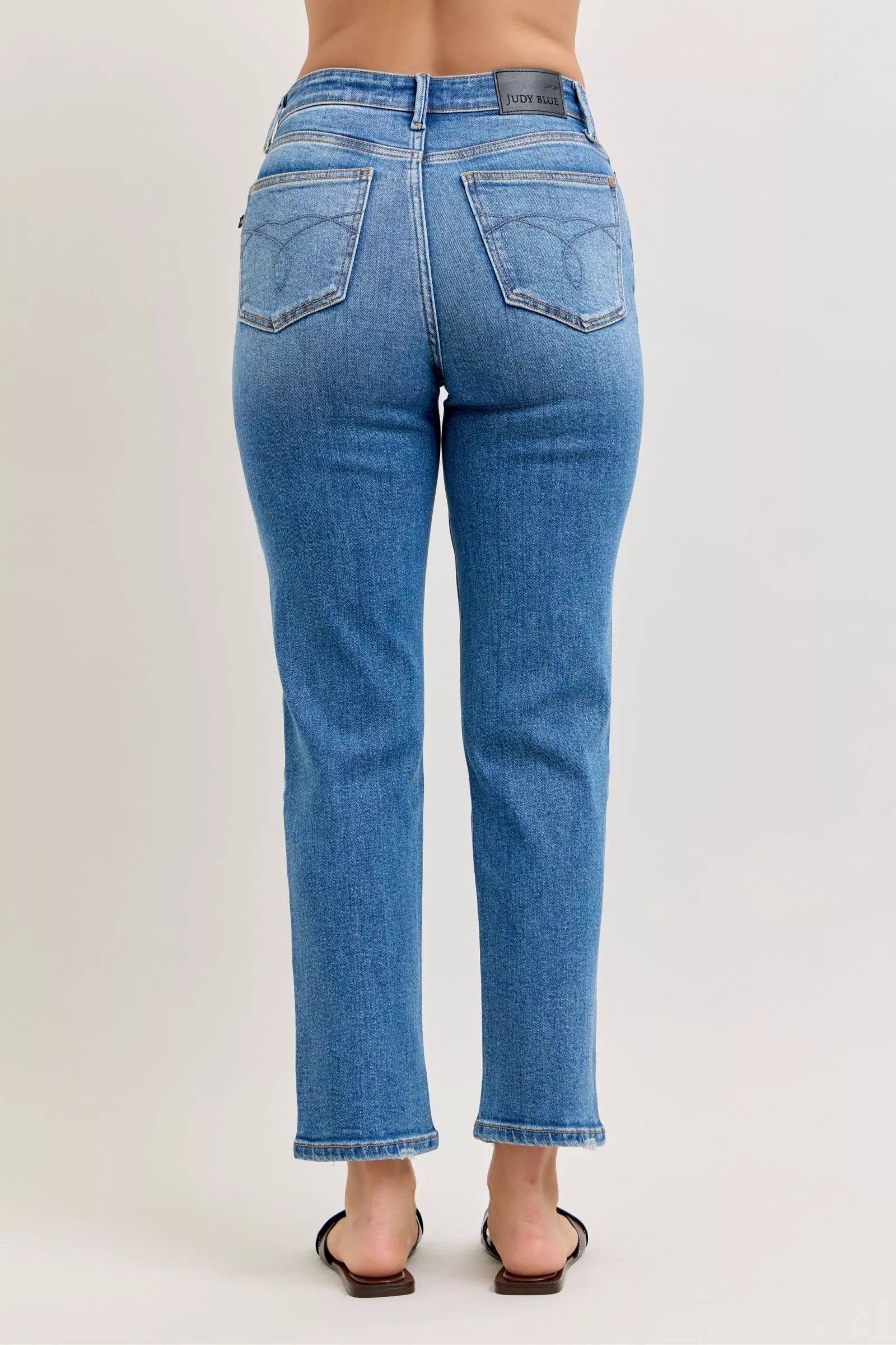 Judy Blue High-Waisted Straight-Leg Jeans for Women Flattering Fit Durable Denim Classic Wash