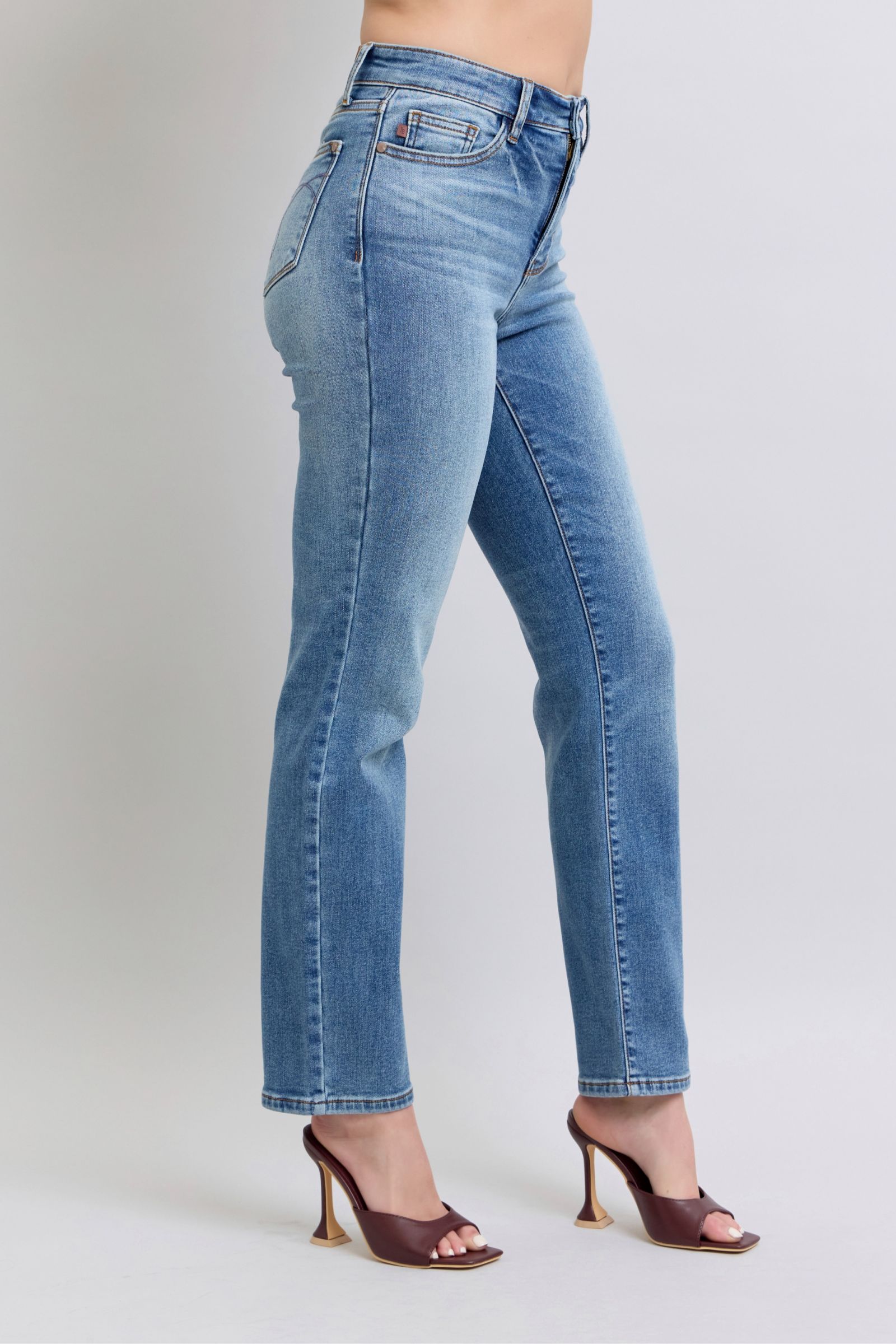 Judy Blue Thermal Straight Jeans With Pockets For Women Full Size Comfort And Warmth