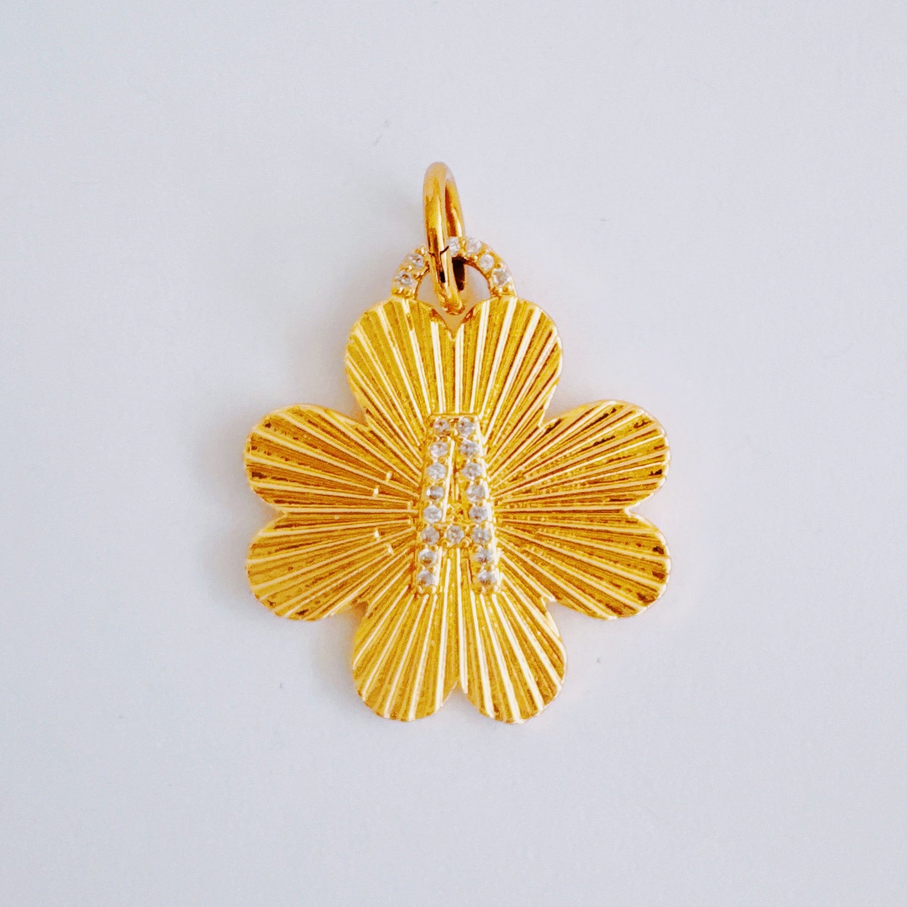 Clover Initial Seamless Clip Charm