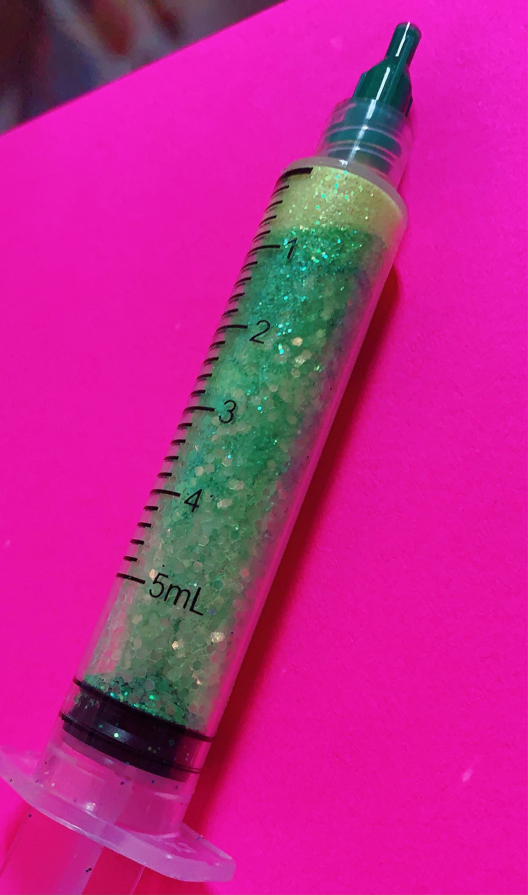 LOST LANDS *UV* GlamDoll Glitter Syringe