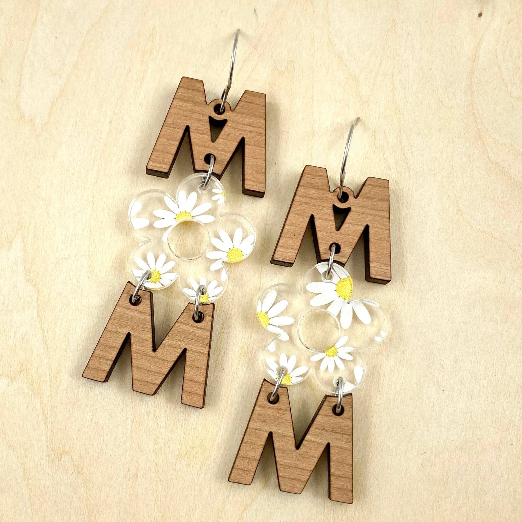 Daisy Mom Acrylics