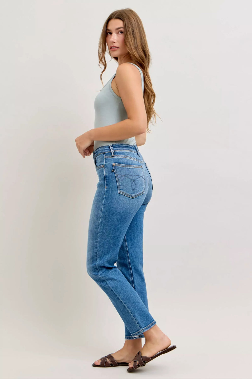 Judy Blue High-Waisted Straight-Leg Jeans for Women Flattering Fit Durable Denim Classic Wash