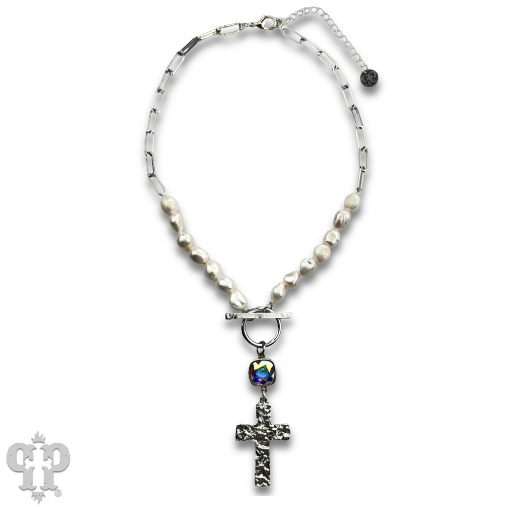 Freshwater pearl and cross neckace with Austrian crystal
